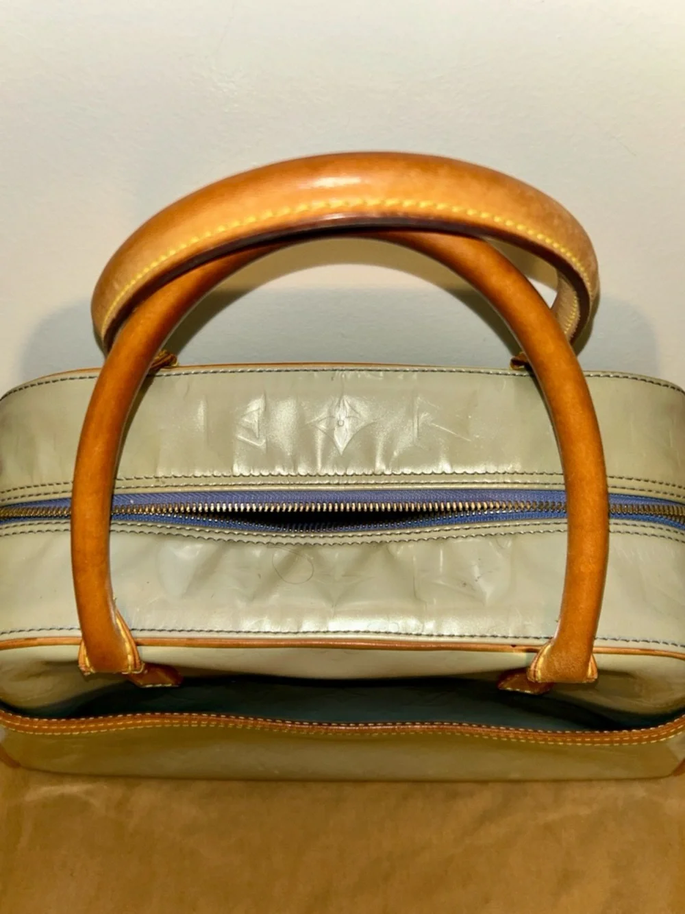 Auth Louis Vuitton Green Vernis Patent Tompkins Square Monogram Leather
Tote - Picture 3 of 15